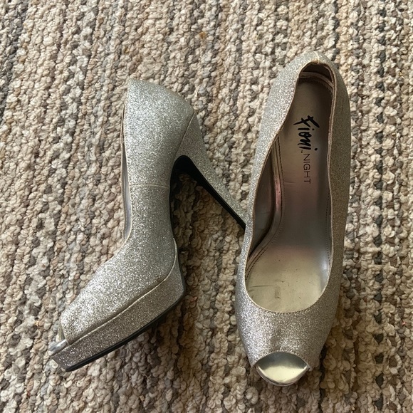 Fioni Tm Night - Picture 1 of 3